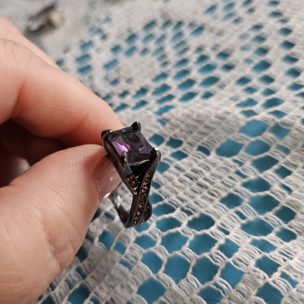 Bundle 5 Items For $25 - Amethyst-Center Black Metal Twist Ring